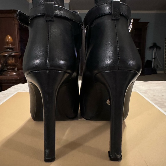 Michael Kors Women's Lawson High-Heel Buckled Open Toe Bootie. - Picture 3 of 6